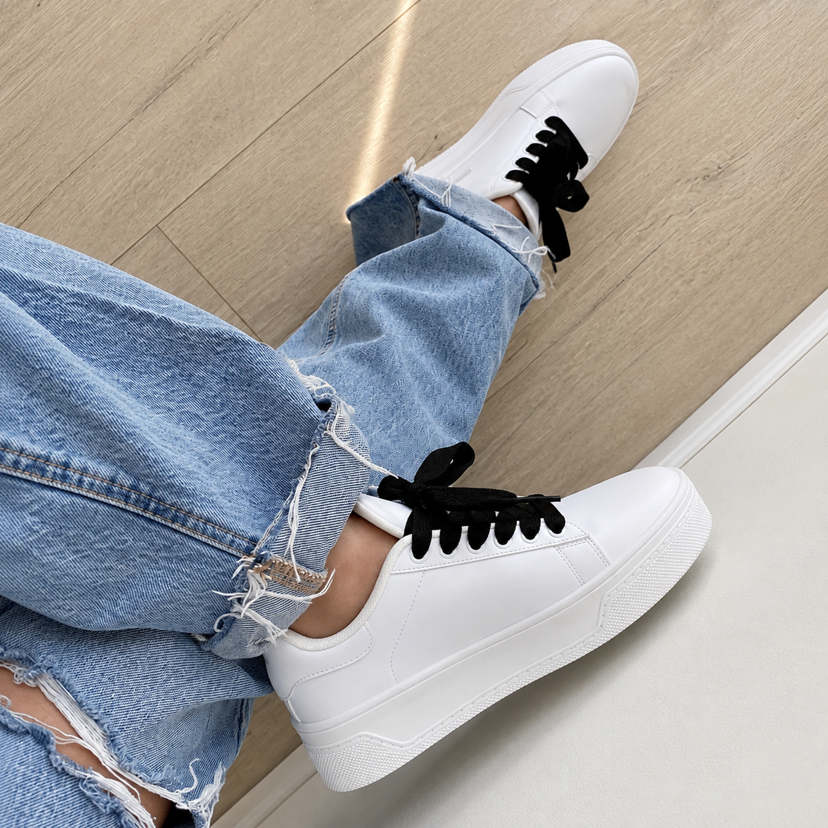 CALIFORNIA SNEAKER Blanco con Negro